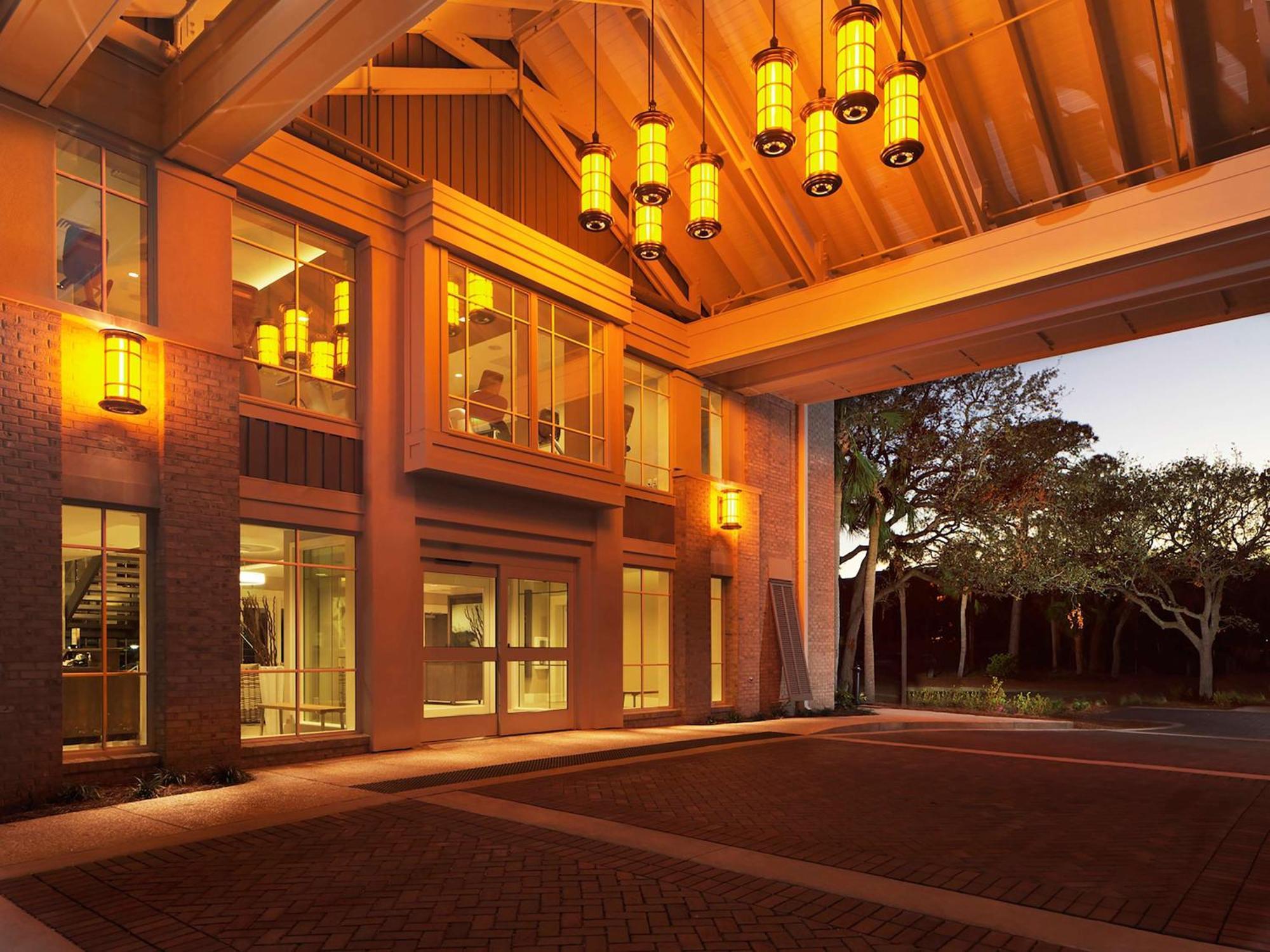 Hilton Grand Vacations Club Ocean Oak Resort Hilton Head Хилтон-Хед-Айленд Экстерьер фото